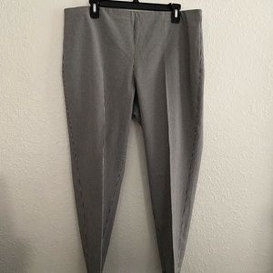 J. Jill Houndstooth Cuffed Pull on Stretch Pants